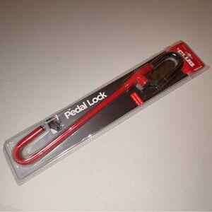 The Club CL303 Pedal to Steering Wheel Lock Red Within 21"-30" New